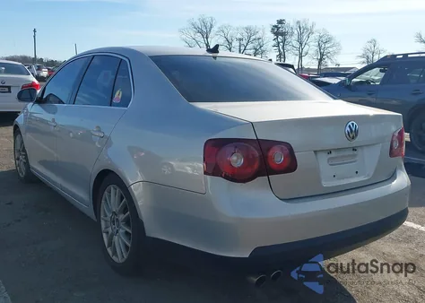 2010 Volkswagen Jetta Limited Edition/Se/Sel from USA, damaged, VIN 3VWRZ7AJ9AM064272